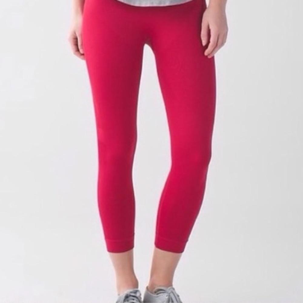 Lululemon zone in crop pants (cranberry)