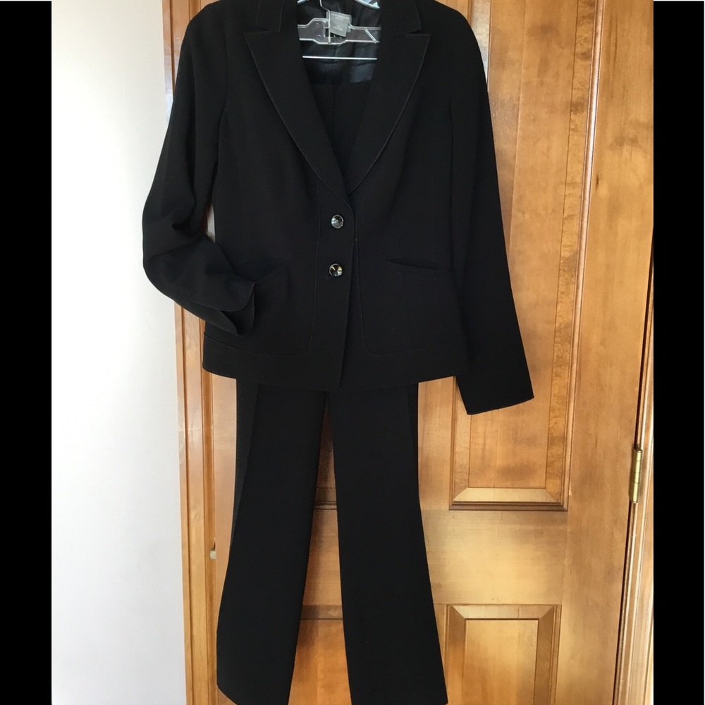 Ann Taylor 2 piece Suit