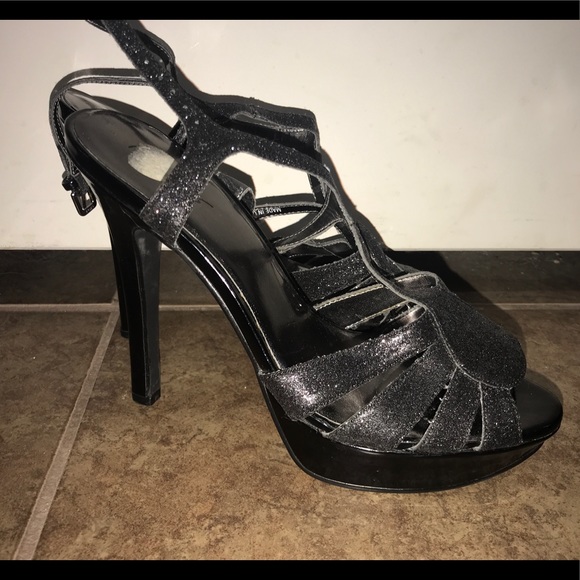 High Heels - Picture 1 of 3