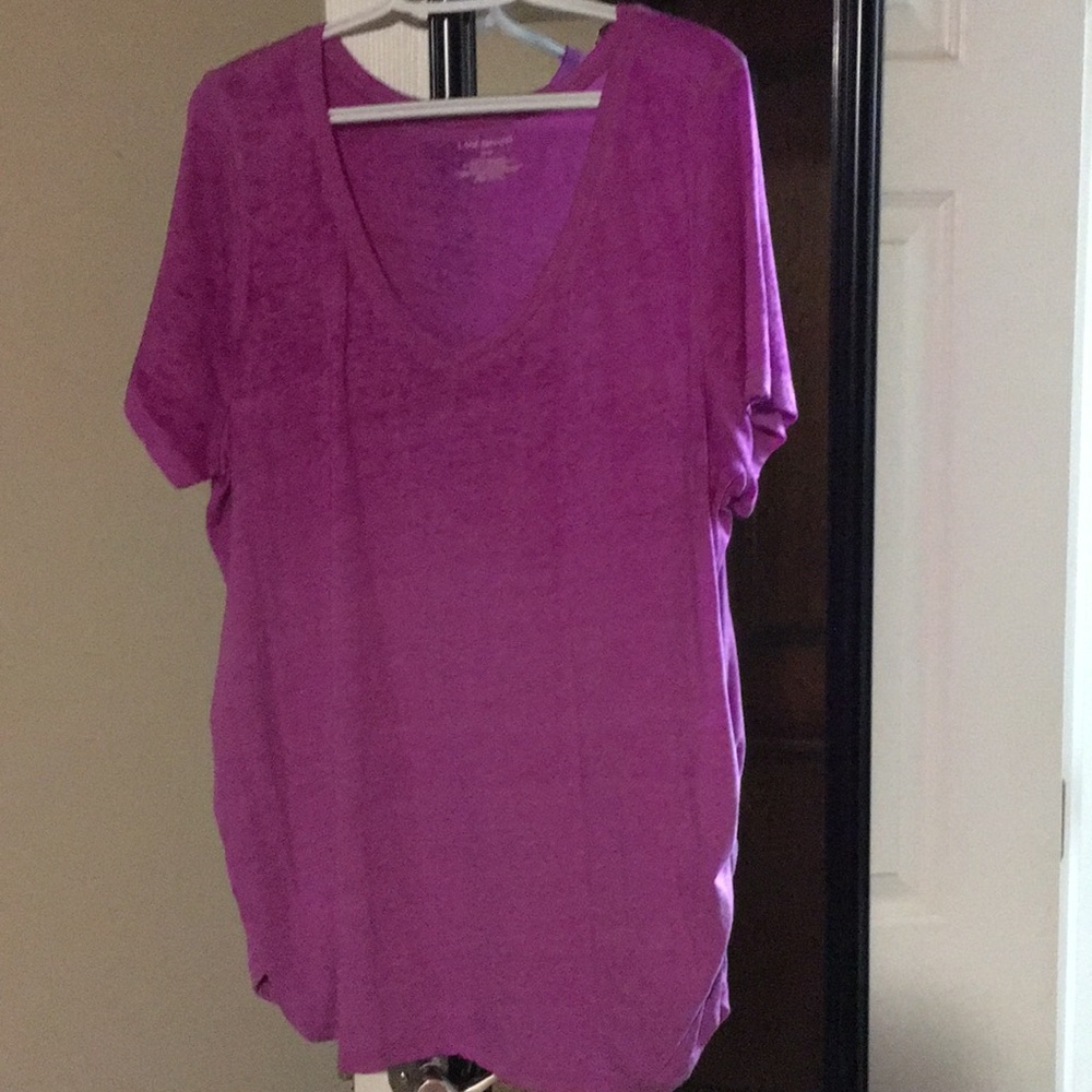 Short sleeve tee by Lane Bryant👚👚👚👚🌺🌺🌺