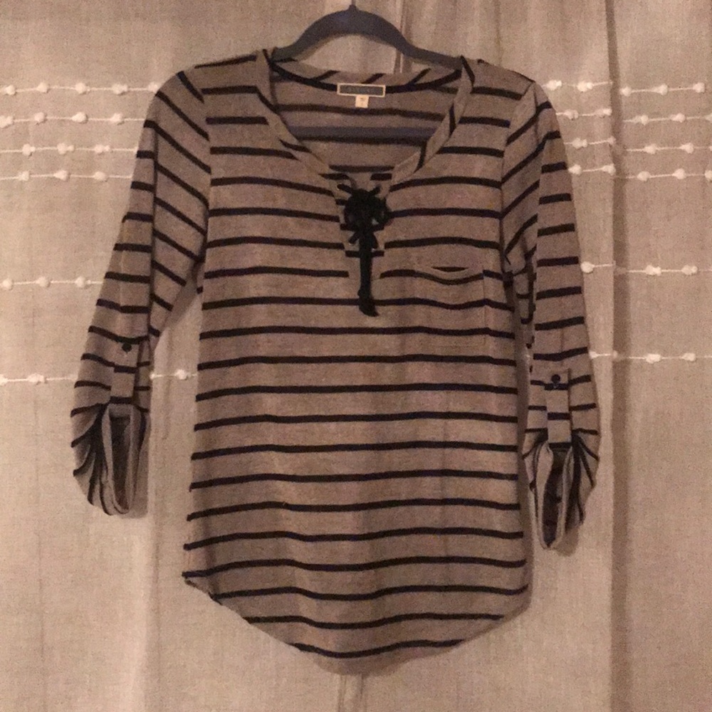 Pleione tied up shirt