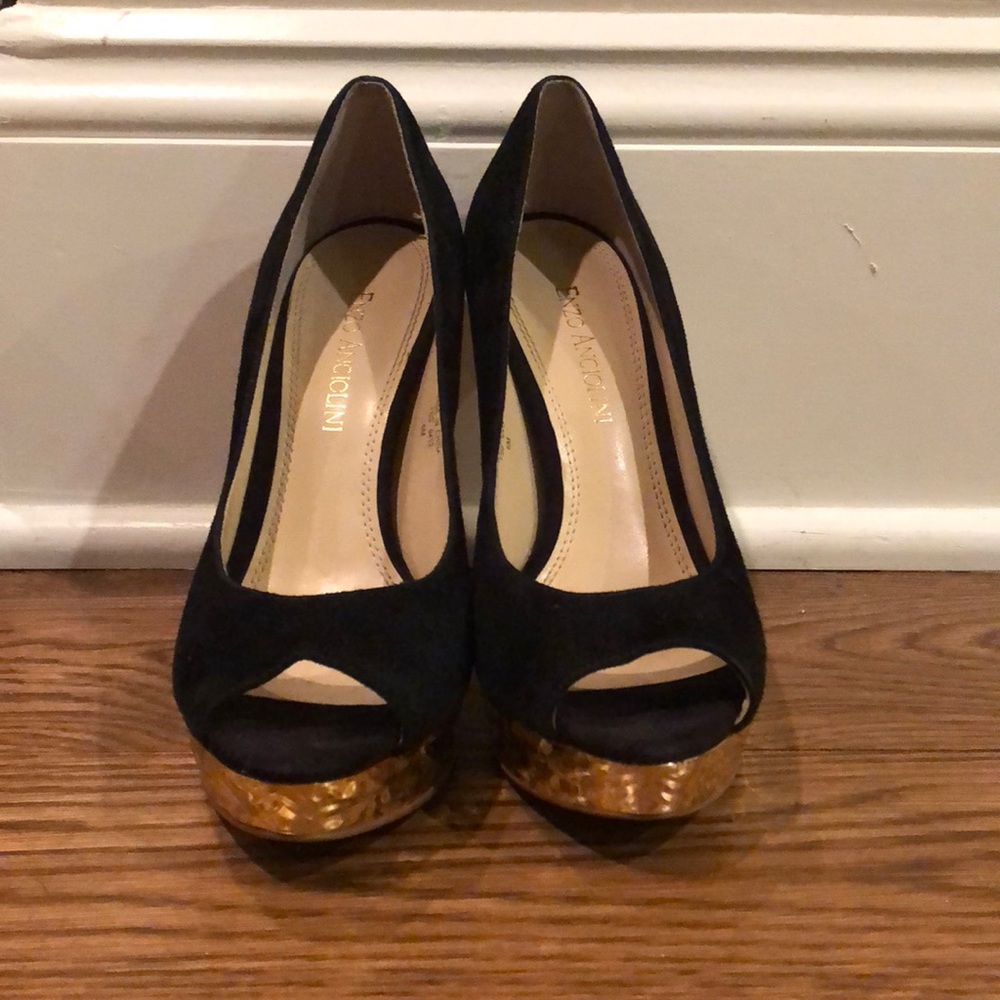 EUC Enzo Angiolini Black Suede Peep Toe Pumps 6