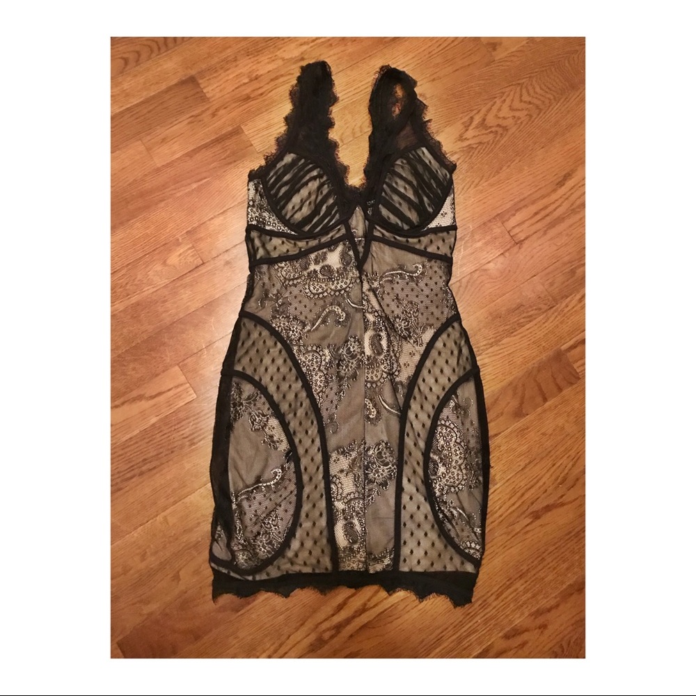 BEBE black lace dress SIZE SMALL