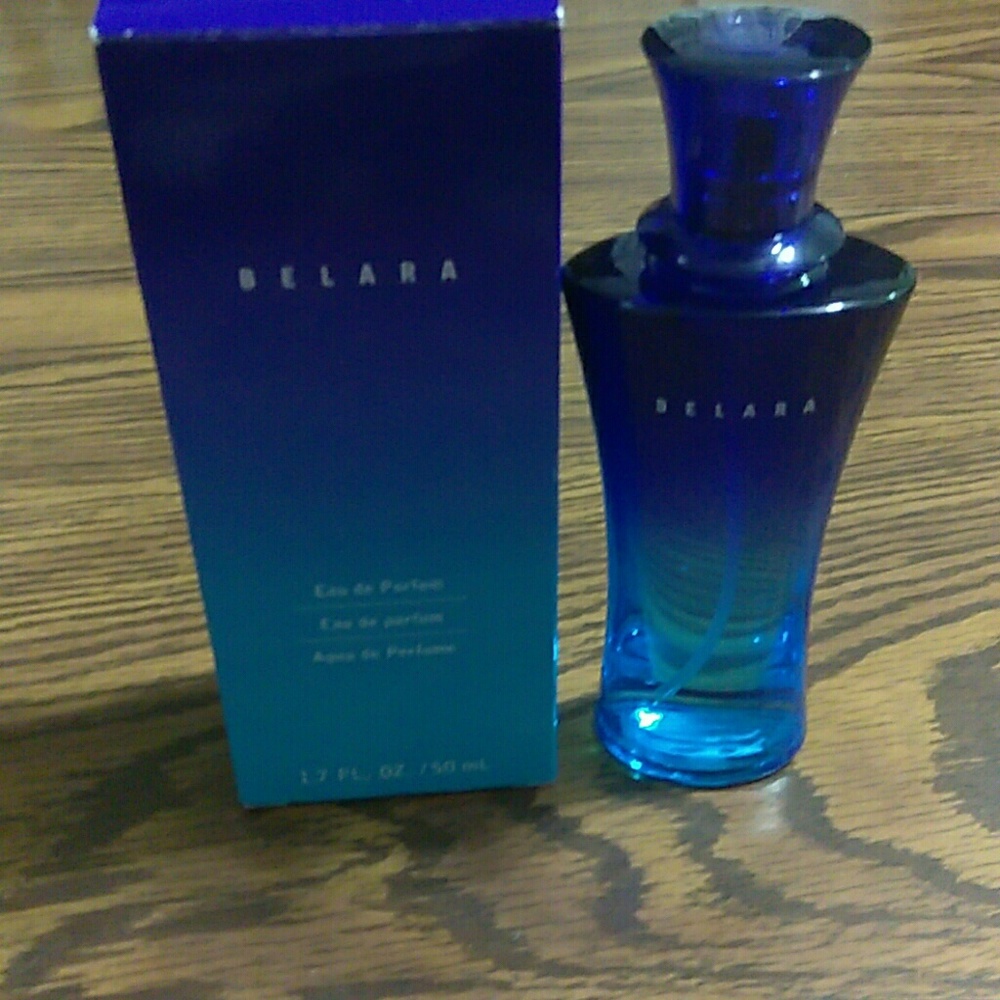 Perfumes - Picture 3 of 3