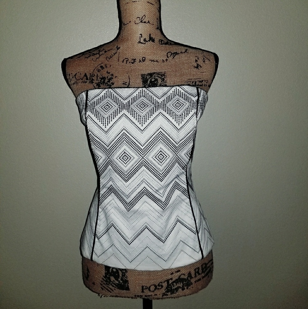 White House Black Market fab top