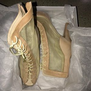 Kela ci Nude lace ups