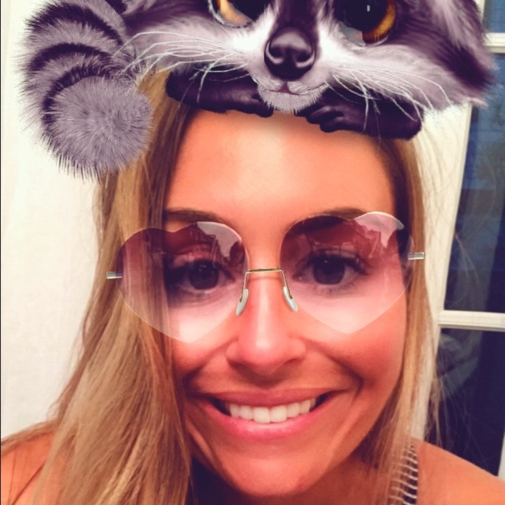 Meet your Posher, Ashley