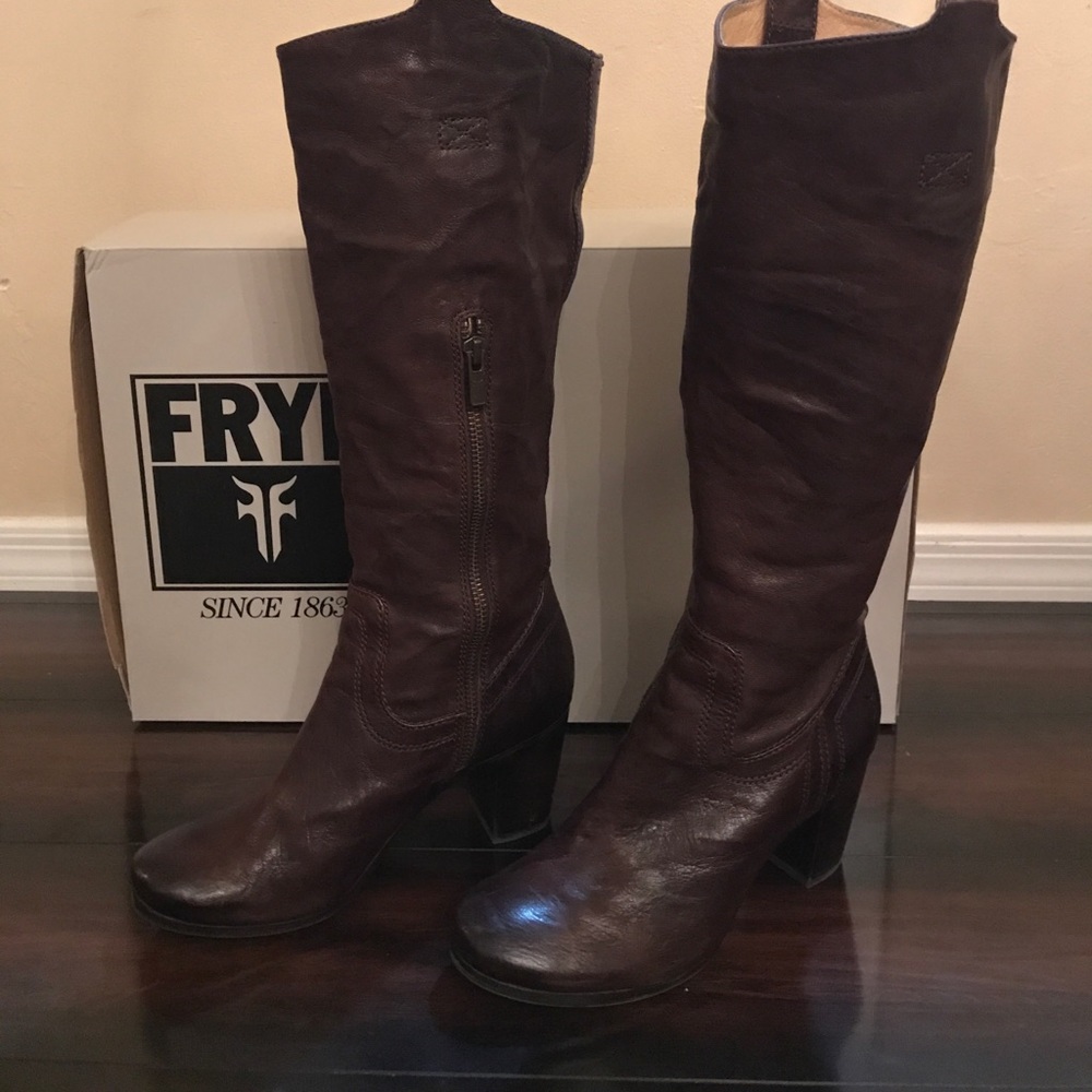 Frye Carson Mid Heel Dark Brown