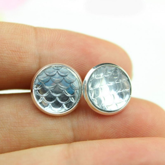 Mermaid Fish Scale Clear Druzy Silver Earrings - Picture 4 of 6