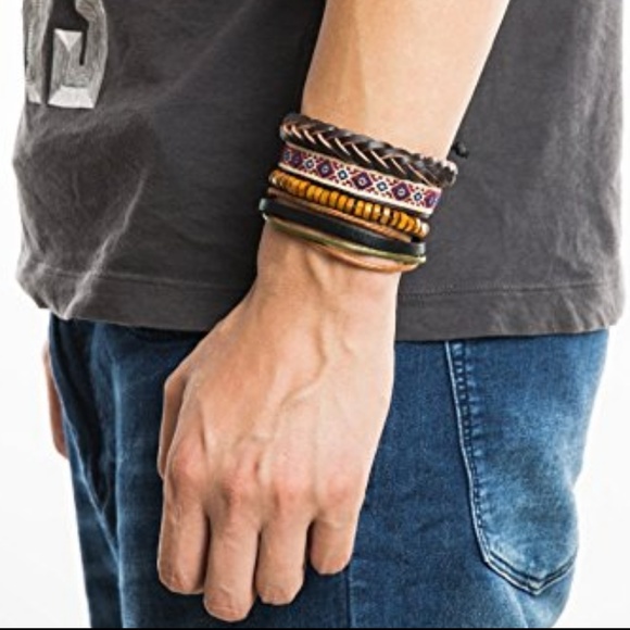 NWT! 4 TREDNY CUTE BRACELETS! ❤️ - Picture 2 of 3