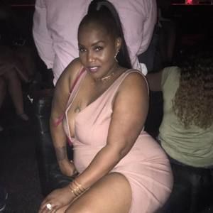 Meet your Posher, Dee