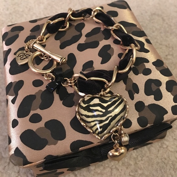 Betsey Johnson Charm Bracelet - Picture 3 of 3