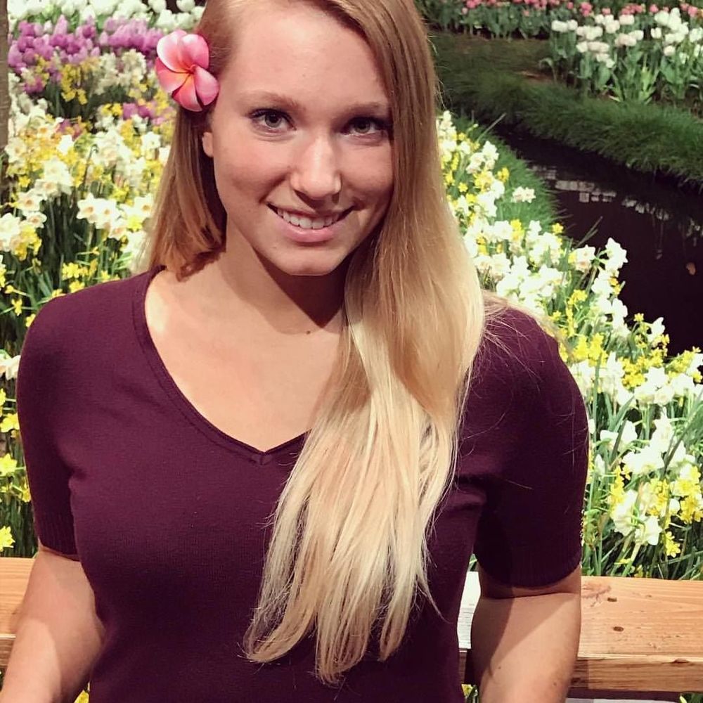 Meet your Posher, Olivia