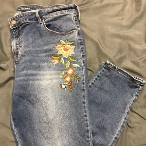 Embroidered Skinny Jeans