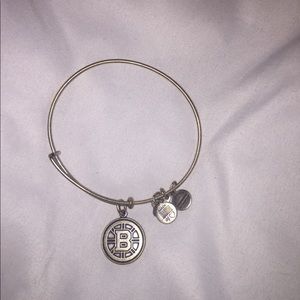 Boston Bruins pendant Alex and Ani bracelet