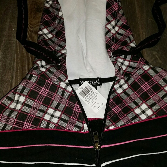NWT Wet Seal hoodie - Picture 3 of 3