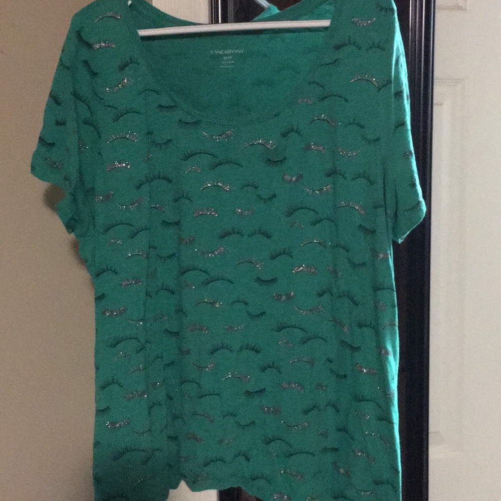 Cute tee-- 👚👚👚👚