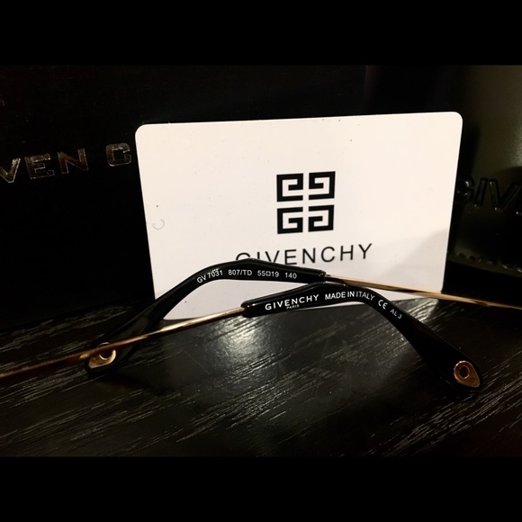 Brand New! Given Chy Sunglasses - Picture 2 of 4