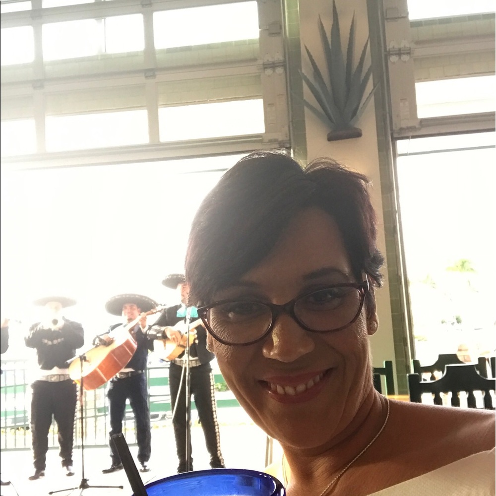 Meet your Posher, Sandra