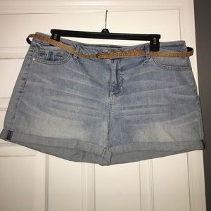 LC Lauren Conrad blue jean shorts with belt