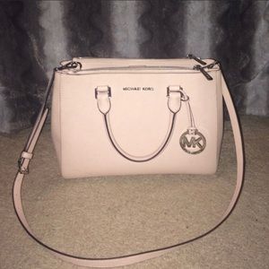 Michael Kors Sutton Satchel in light pink