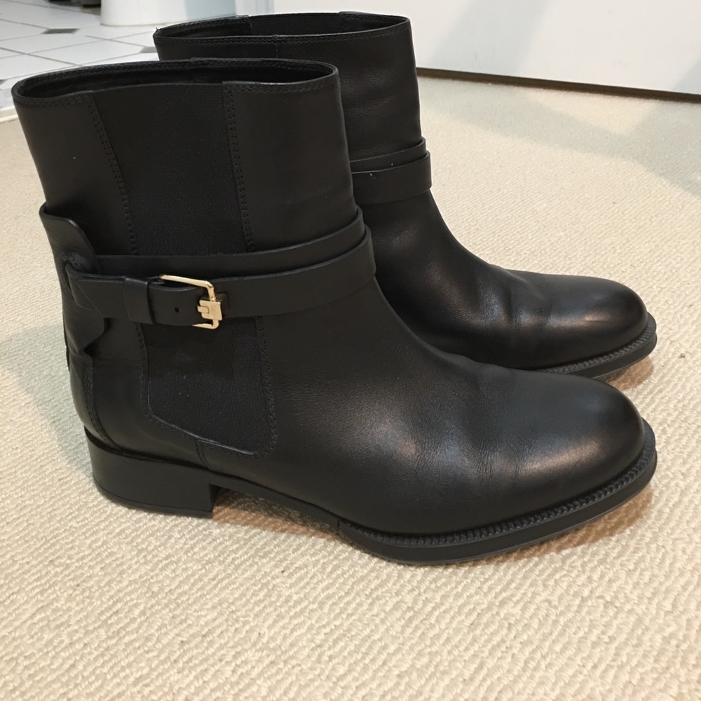 Tod’s pull on ankle boots with strap & buckle