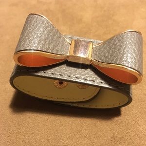 Grey/Gold trimmed bow bracelet
