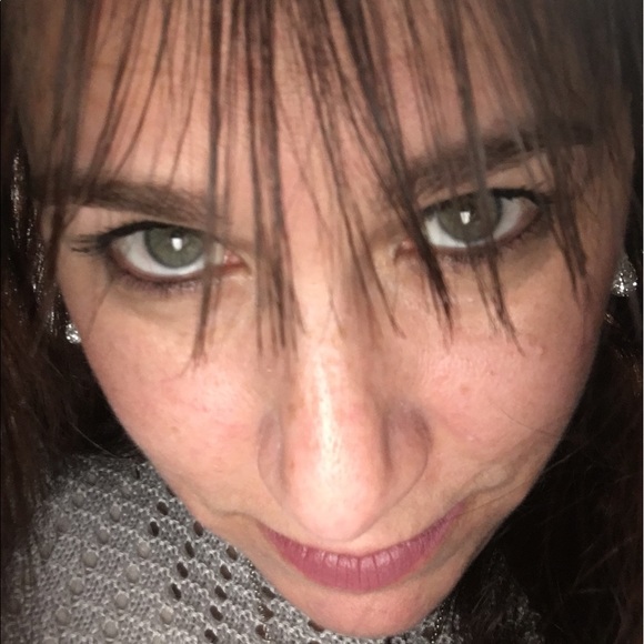 Meet your Posher, Sharon - Picture 1 of 1