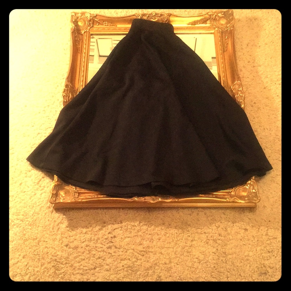 Black ASOS full Midi Skirt sz. 4