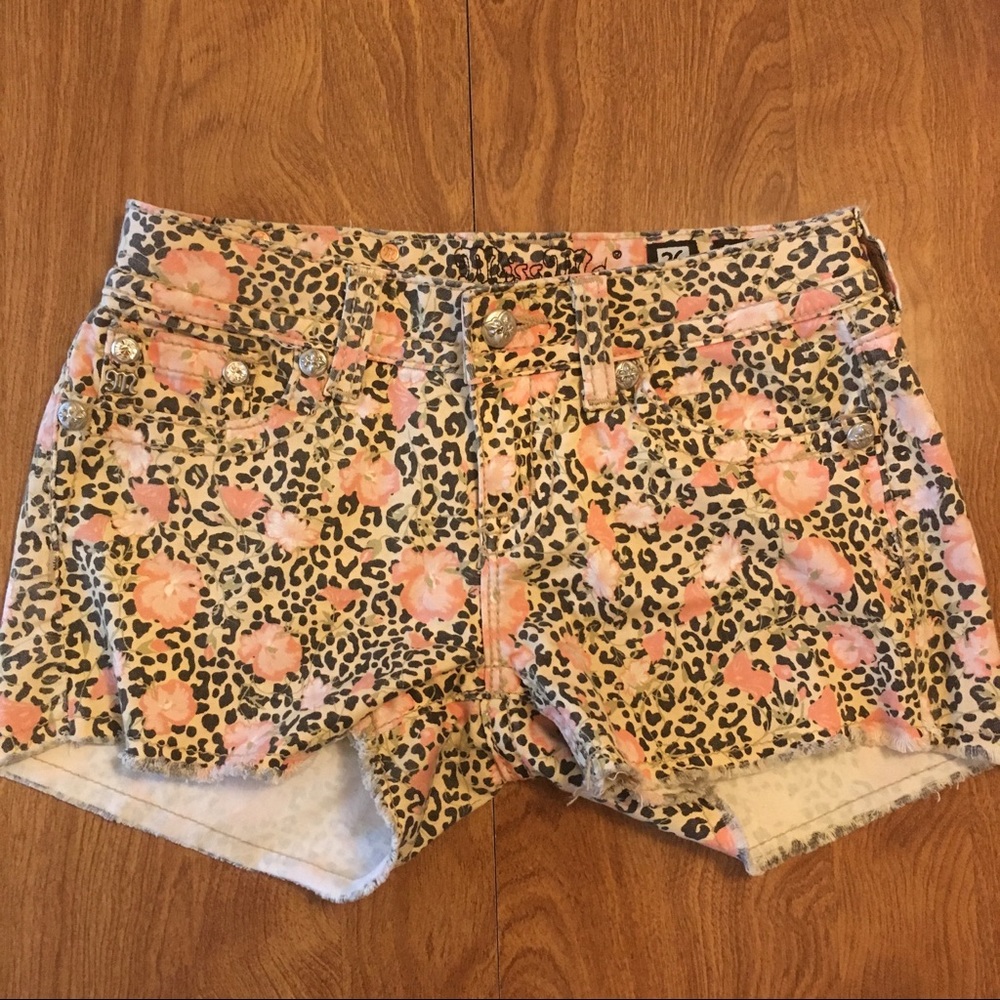 ❌SOLD Miss Me Shorts Leopard Floral Print Size 26