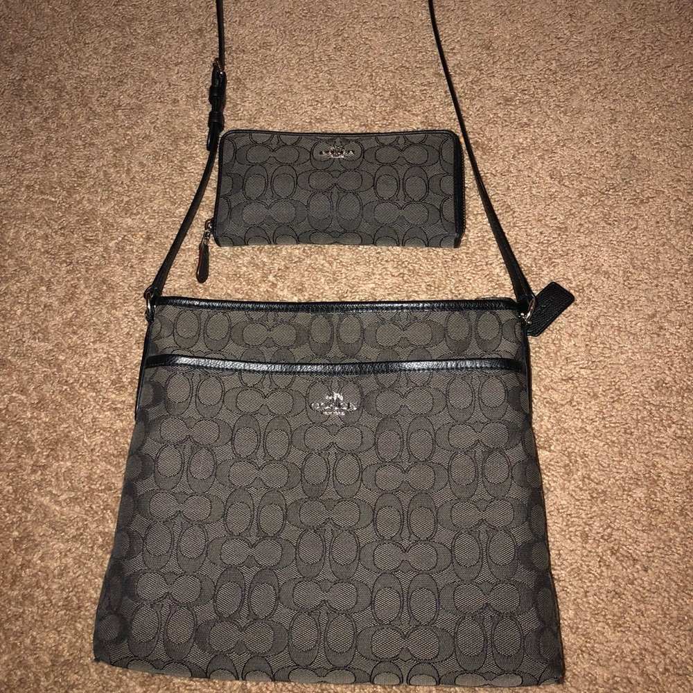 Coach purse and wallet