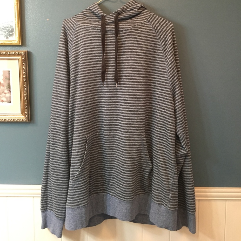 Men's large blue and black striped pull over