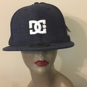 NWT Men Fitted DC Hat