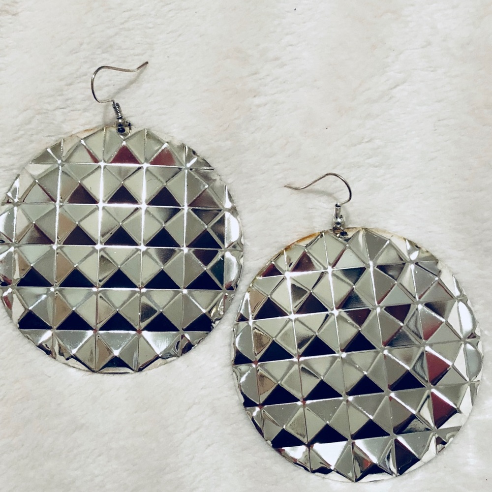 ⚫️CLEARANCE⚫️SILVER EARRINGS
