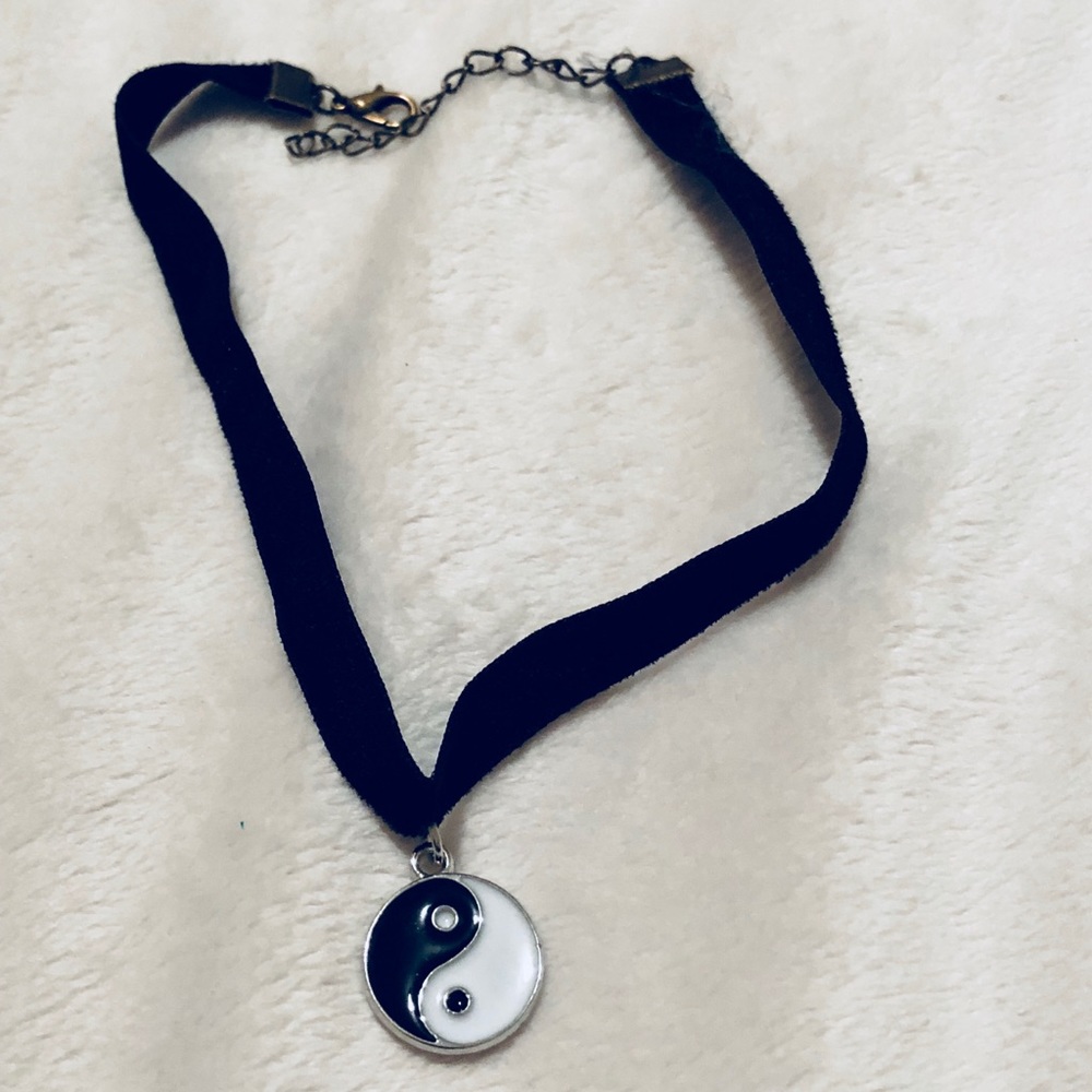 ⚫️CLEARANCE⚫️ YEN YANG NECKLACE