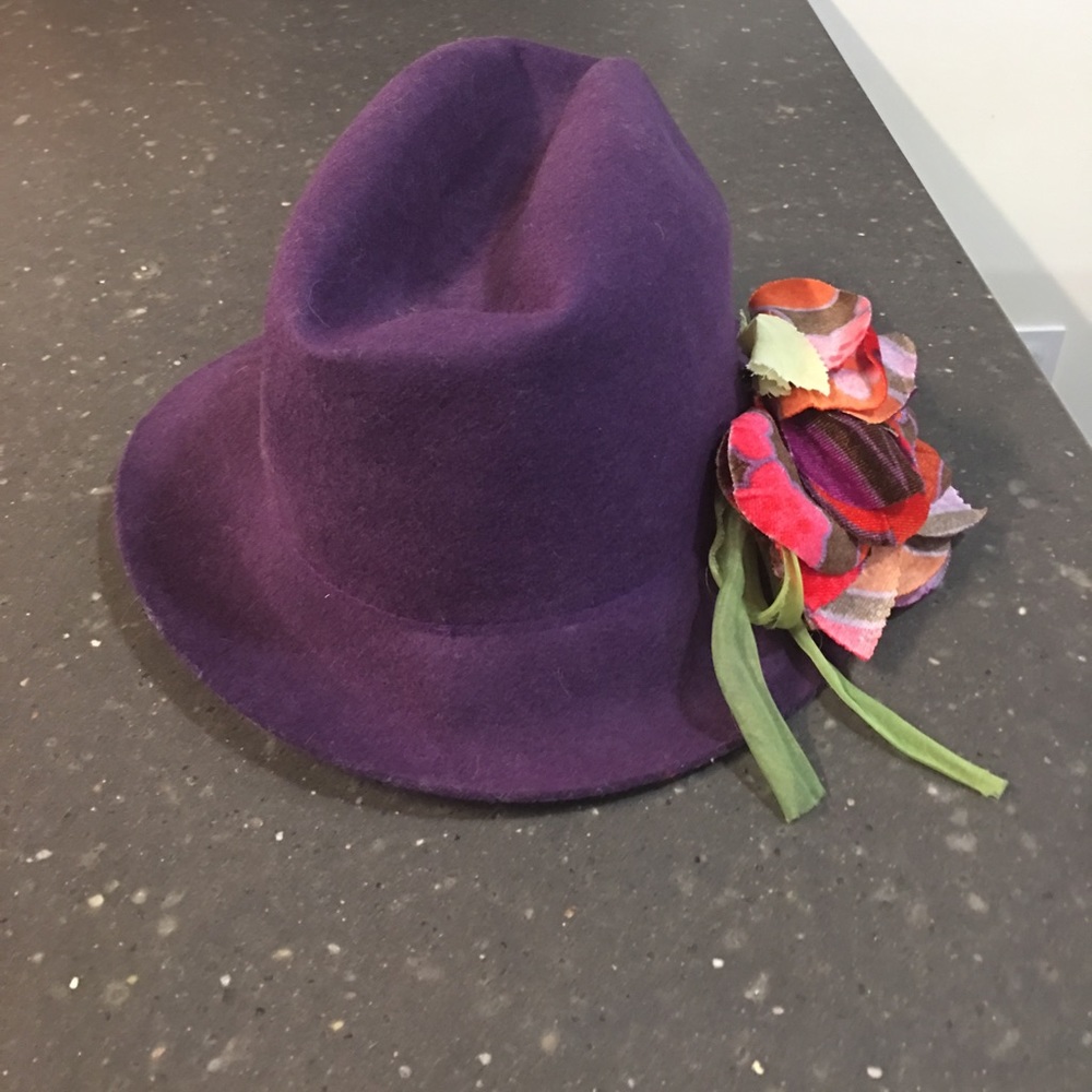 D&G hat