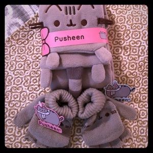 PUSHEENBOX EXCLUSIVE SCARF & MITTENS!!
