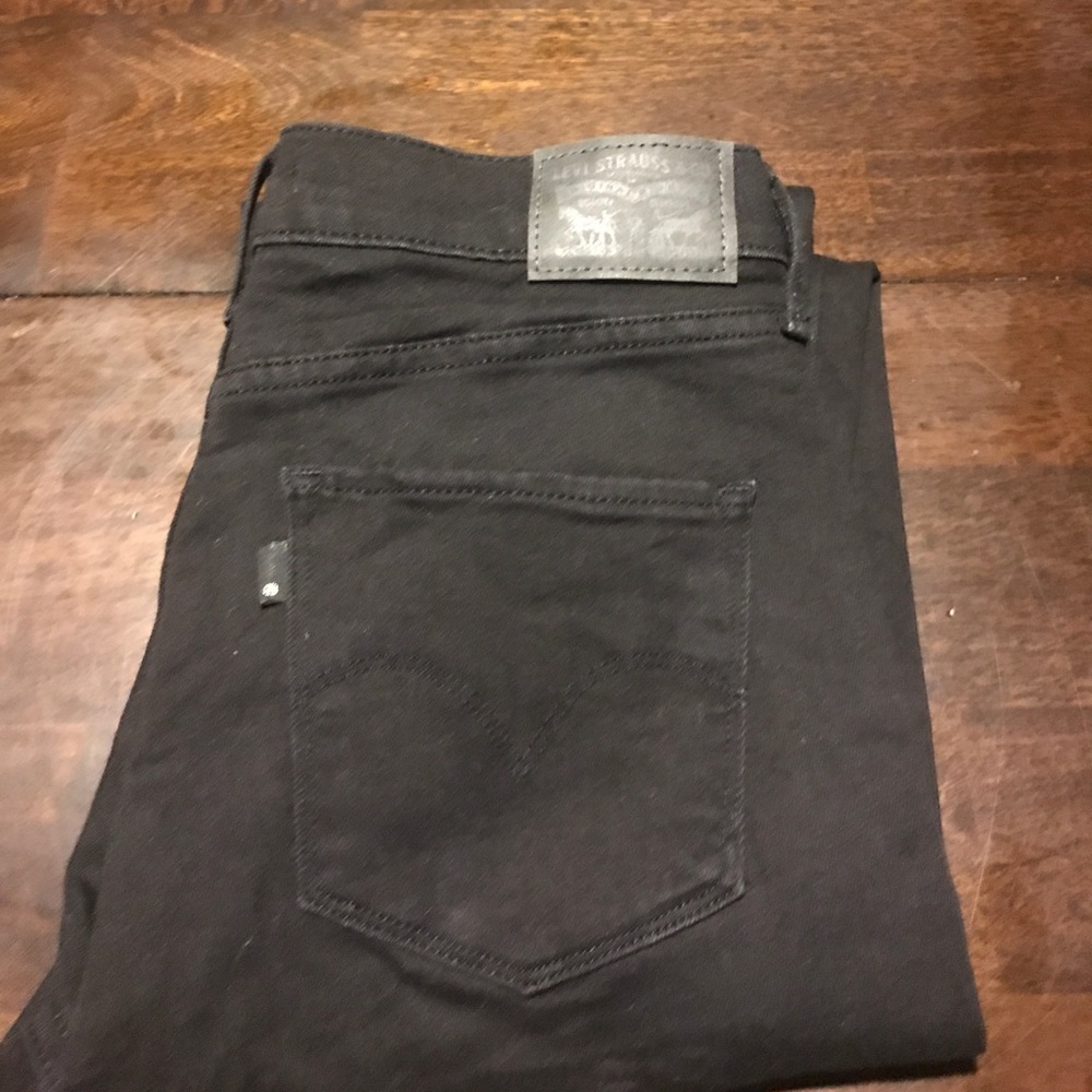 Levi’s Jeans Size 28/30 314 Shaping Straight