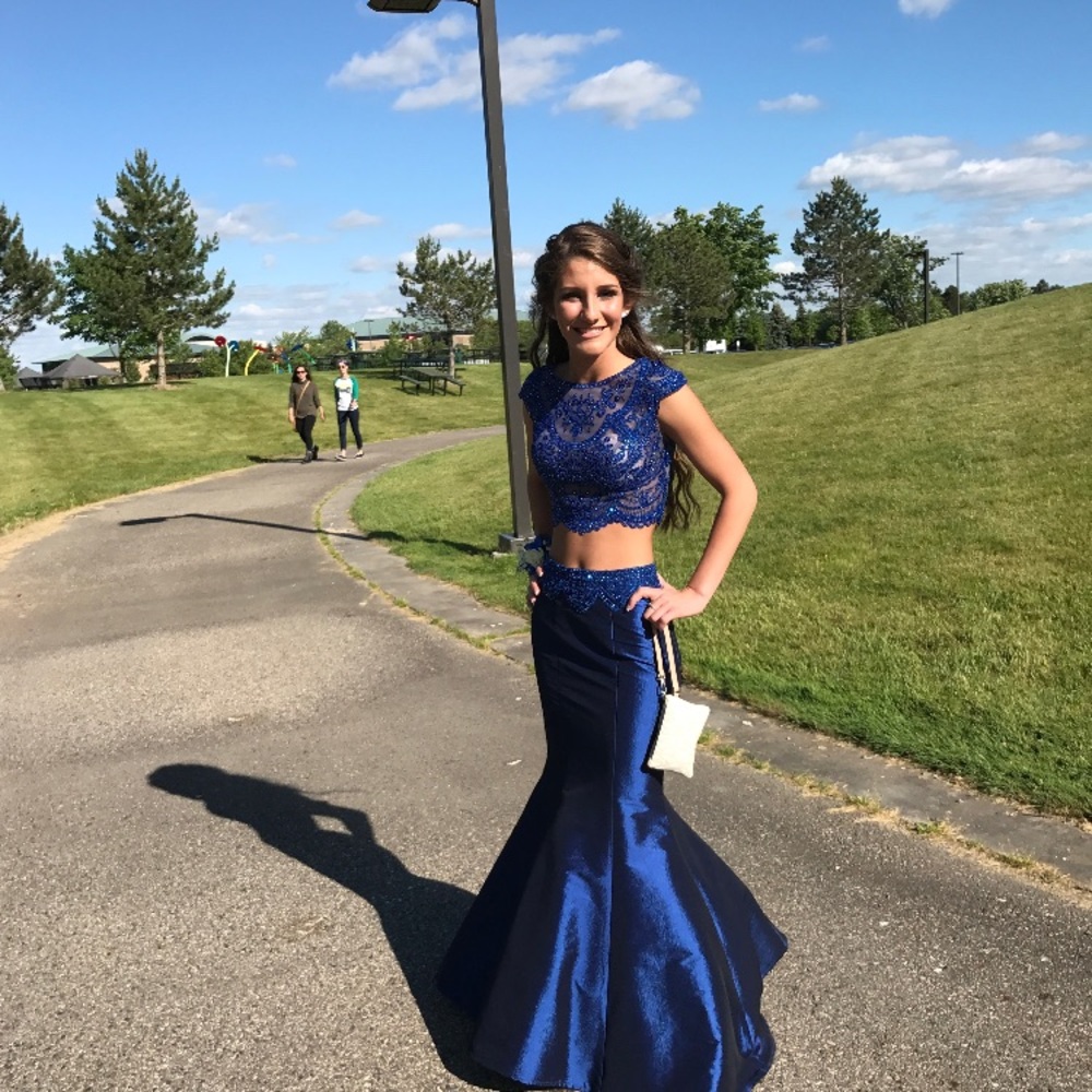 Meet your Posher, Maria