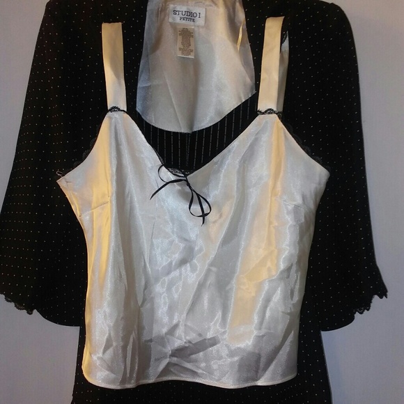 3 Piece Vintage Skirt Suit. - Picture 2 of 4