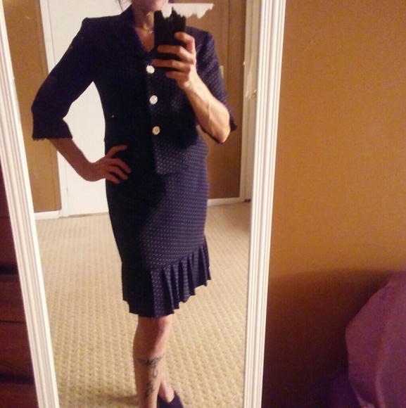 3 Piece Vintage Skirt Suit. - Picture 1 of 4