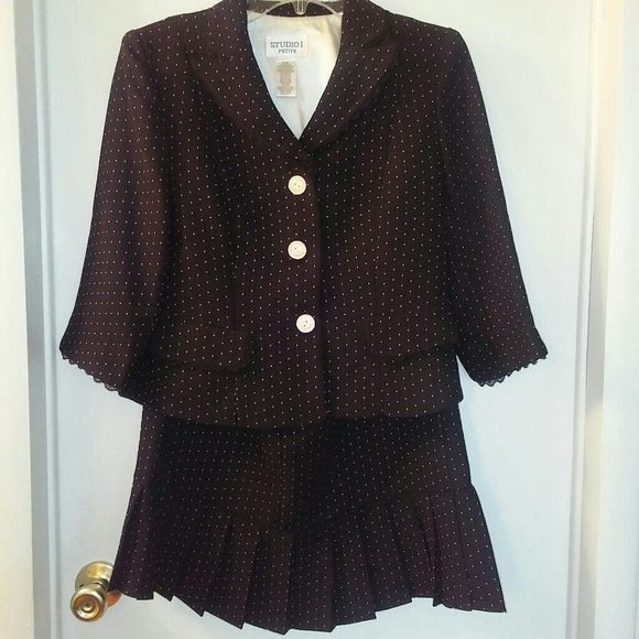 3 Piece Vintage Skirt Suit. - Picture 4 of 4