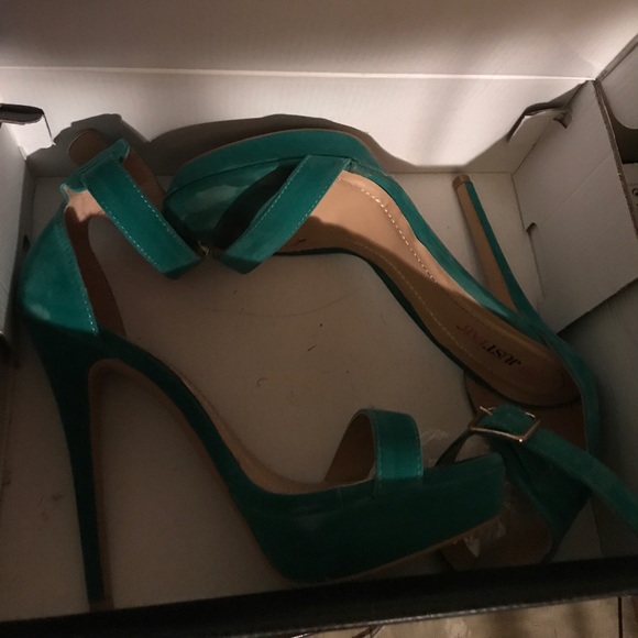 JustFab “Velvet Turquoise” Stilettos - Picture 3 of 3