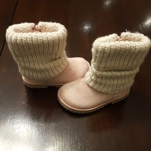 girls boots Size 5. New!