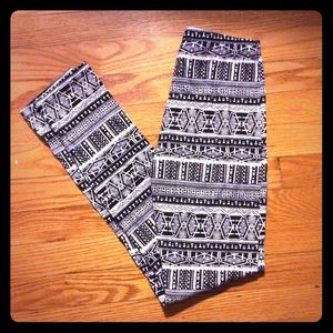 Tribal patterned ankle length leggings worn twice