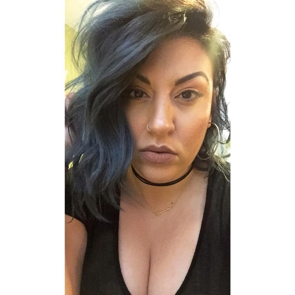 Meet your Posher, Erika - Picture 1 of 1