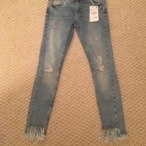 Zara Frayed Skinny Jeans (New, Never Worn!!)