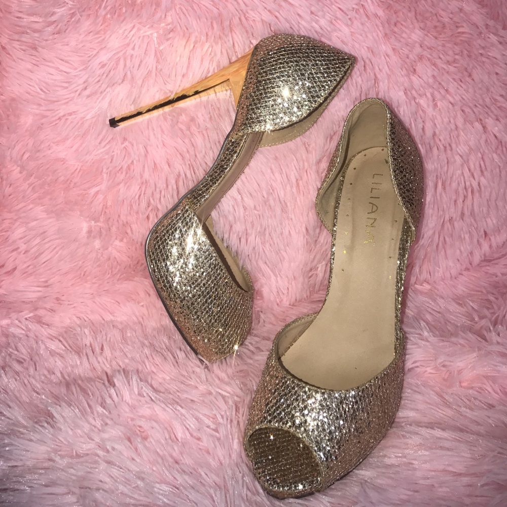 ✨ women's gold heels ✨
