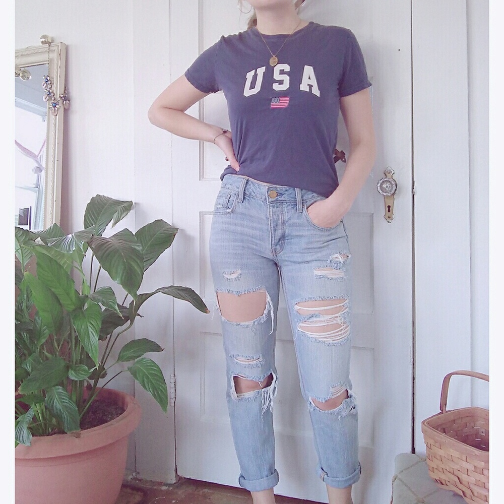 Light-wash Destroyed Boyfriend Jeans
