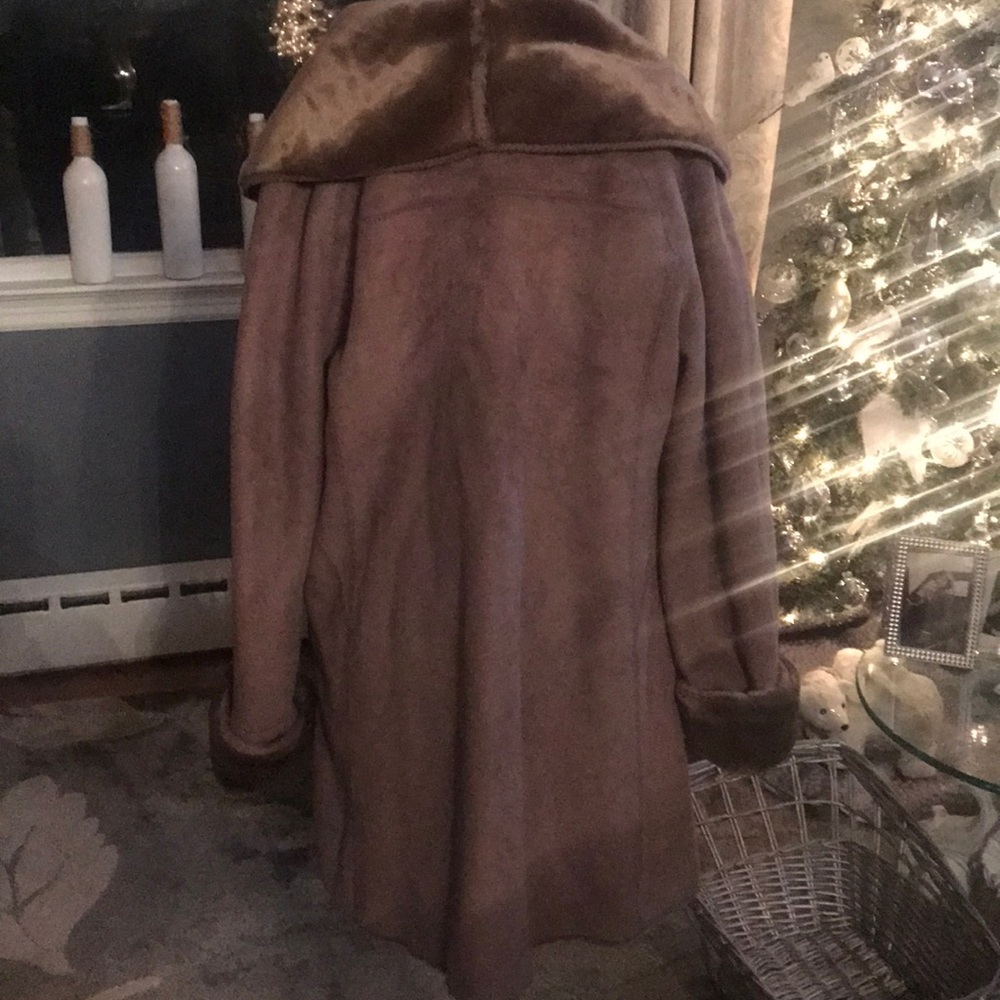 Coat - Picture 3 of 5